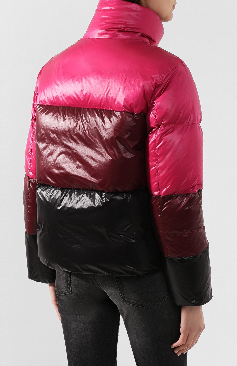 Пуховик WOOLRICH разноцветного цвета по цене 49950 руб., арт. WWCPS2841/UT1702, фото 4 Пуховик WOOLRICH, арт. WWCPS2841/UT1702, фото 4