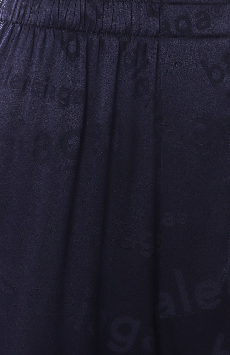 Женские атласные брюки BALENCIAGA синего цвета, арт. 681822/TRN04 | Фото 6 (Материал внешний: Шелк; Длина (брюки, джинсы): Стандартные; Женское Кросс-КТ: Брюки-одежда; Силуэт Ж (брюки и джинсы): Широкие; Стили: Кэжуэл; Автоматизация ТО: Проставлено; Автоматизация состава: Проставлено)
