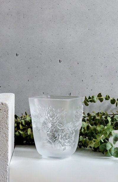 Ваза pivoines small LALIQUE прозрачного цвета по цене 150500 руб., арт. 10708500, фото 2 Ваза pivoines small LALIQUE, арт. 10708500, фото 2