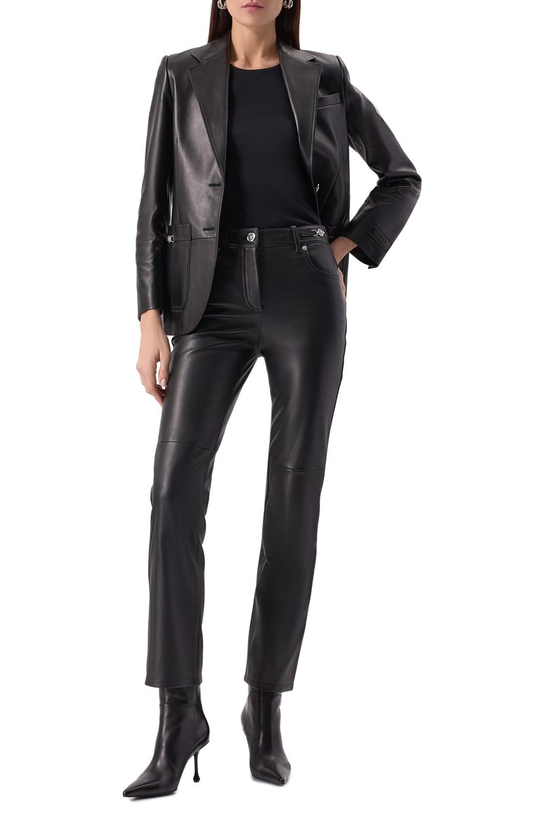 Женские кожаные брюки VERSACE черного цвета, арт. 1018058/1A13558 | Фото 2 (Длина (брюки, джинсы): Стандартные; Материал внешний: Натуральная кожа; Материал подклада: Купро; Женское Кросс-КТ: Брюки-одежда; Силуэт Ж (брюки и джинсы): Прямые; Кросс-КТ: костюм; Стили: Гранж)