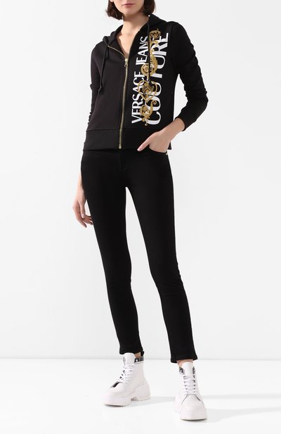 Хлопковая толстовка VERSACE JEANS COUTURE черного цвета по цене 46100 руб., арт. B6HVB71T-VDM306 15AW/30318, фото 2 Хлопковая толстовка VERSACE JEANS COUTURE, арт. B6HVB71T-VDM306 15AW/30318, фото 2