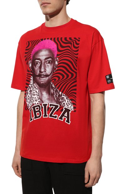 Хлопковая футболка DIEGO VENTURINO красного цвета по цене 14550 руб., арт. SS22-DV TS0 SDI91, фото 3 Хлопковая футболка DIEGO VENTURINO, арт. SS22-DV TS0 SDI91, фото 3