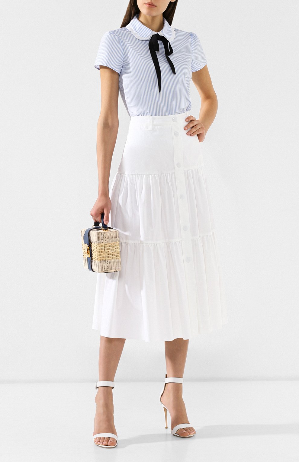 Блузка с короткими рукавами REDVALENTINO голубого цвета по цене 17700 руб., арт. RR0AAA50/EZL, фото 2 Блузка с короткими рукавами REDVALENTINO, арт. RR0AAA50/EZL, фото 2