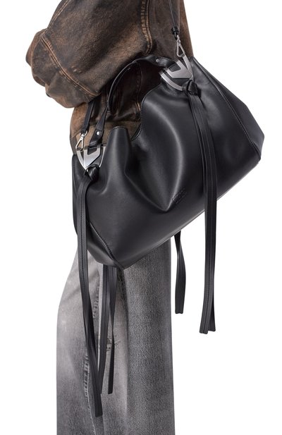 Сумка knot-d medium DIESEL черного цвета по цене 59950 руб., арт. X10714/P5184, фото 2 Сумка knot-d medium DIESEL, арт. X10714/P5184, фото 2