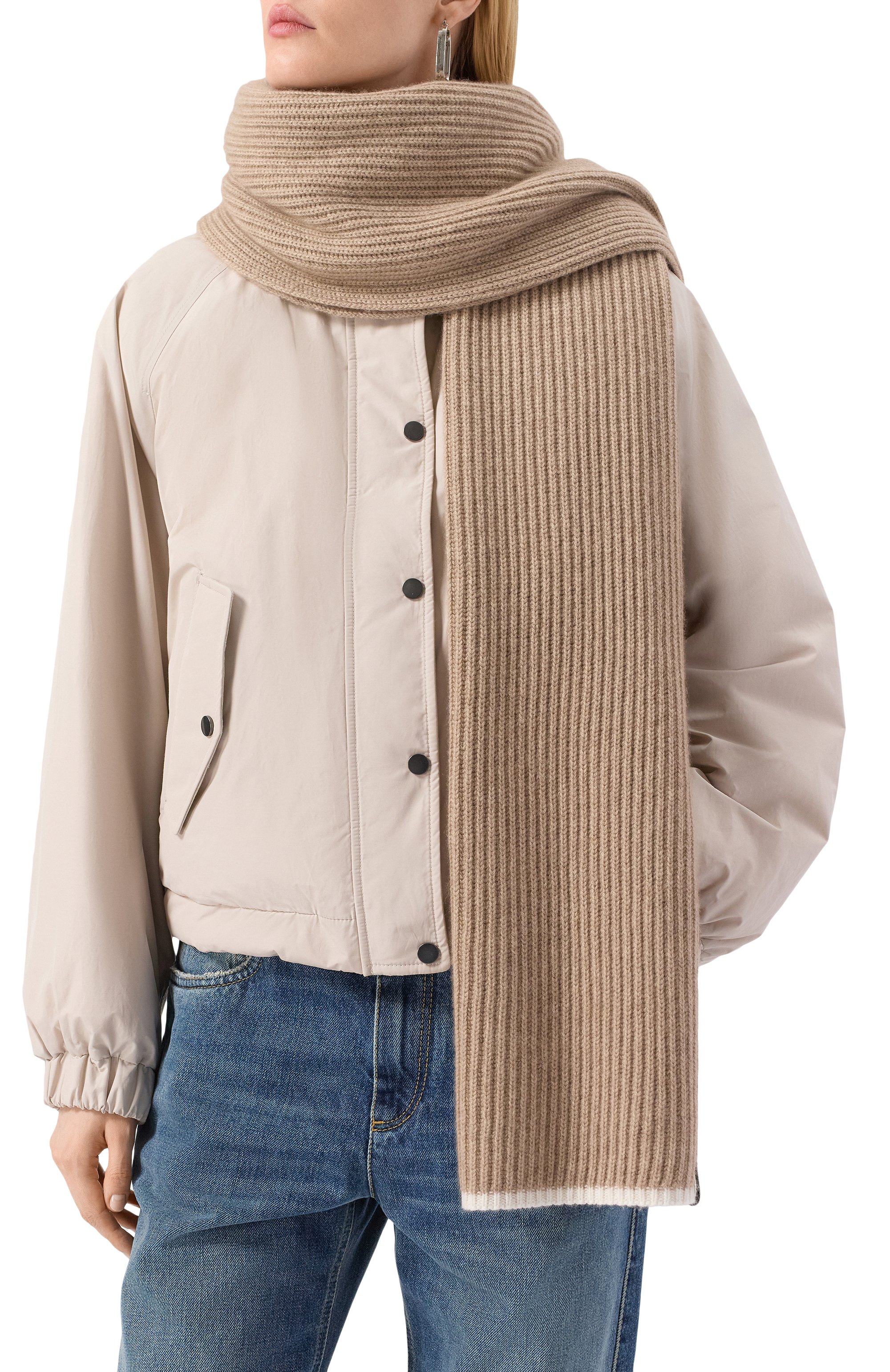 Кашемировый шарф BRUNELLO CUCINELLI бежевого цвета по цене 224500 руб., арт. M12504989, фото 2 Кашемировый шарф BRUNELLO CUCINELLI, арт. M12504989, фото 2