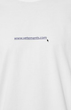 Женская хлопковая футболка VETEMENTS белого цвета, арт. UA65TR290W | Фото 5 (Рукава: 3/4; Драгоценные камни: Проставлено; Длина (для топов): Удлиненные; Материал внешний: Хлопок; Материал сплава: Проставлено; Принт: С принтом; Стили: Гранж)