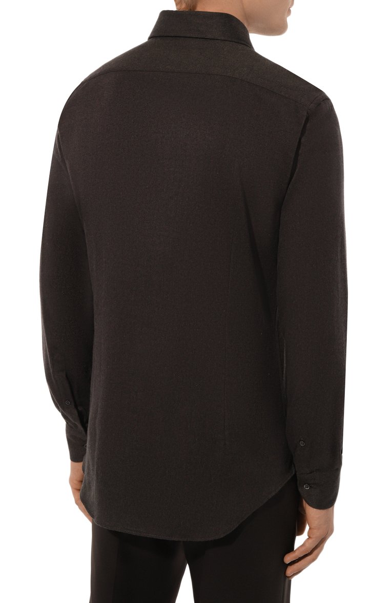Мужская хлопковая рубашка CORNELIANI темно-коричневого цвета, арт. 94P156-9411510 | Фото 4 (Материал внешний: Хлопок; Длина (для топов): Стандартные; Рукава: Длинные; Рубашки М: Regular Fit; Стили: Кэжуэл; Случай: Повседневный; Манжеты: На пуговицах; Принт: Однотонные; Воротник: Акула; Автоматизация состава: Проставлено; Автоматизация ТО: Проставлено; Детали: Без декора)
