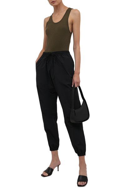 Джоггеры WARDROBE.NYC черного цвета по цене 33600 руб., арт. W2018R03, фото 2 Джоггеры WARDROBE.NYC, арт. W2018R03, фото 2