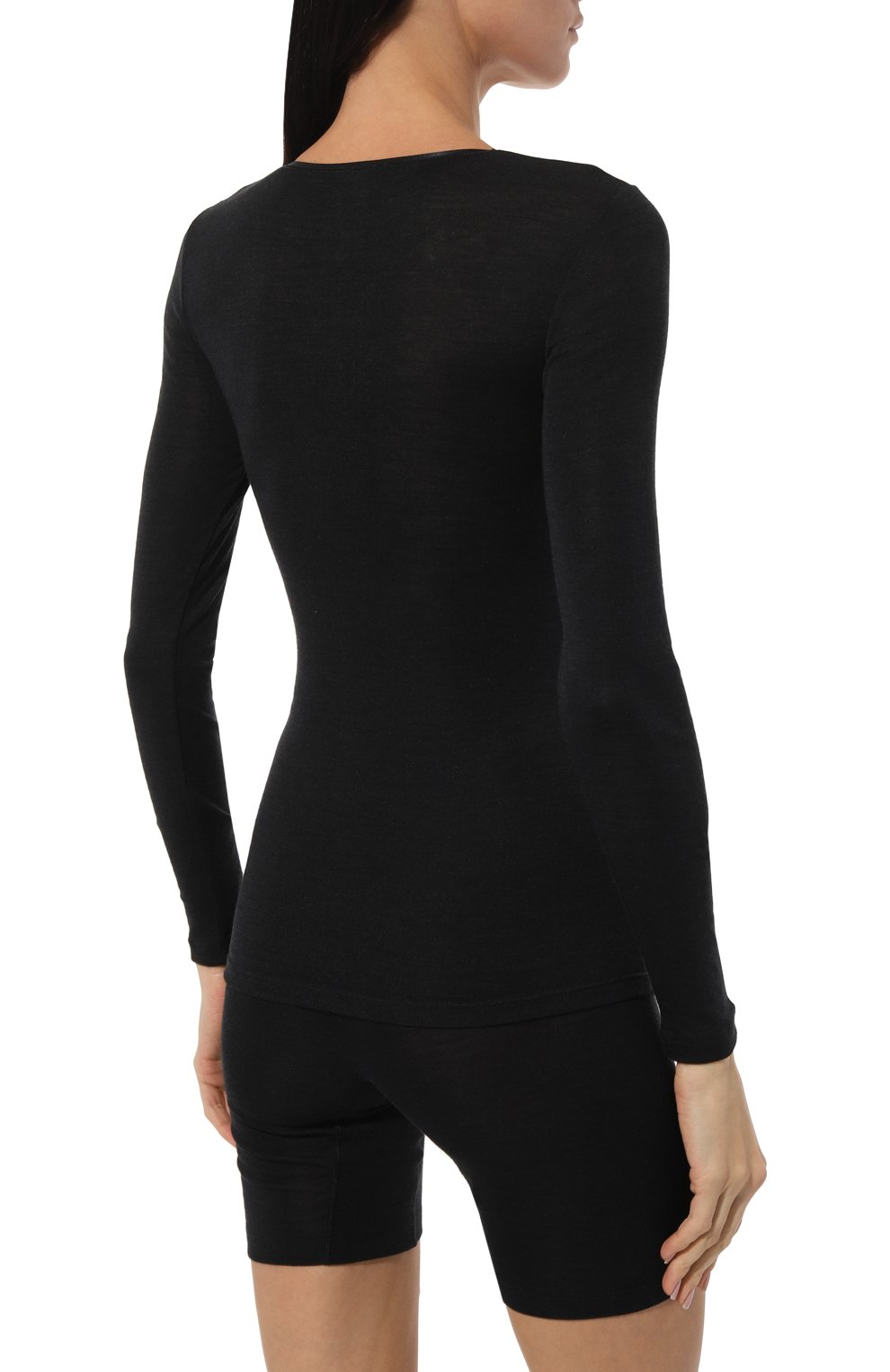 Лонгслив из шерсти и шелка HANRO черного цвета по цене 19330 руб., арт. 071418., фото 4 Лонгслив из шерсти и шелка HANRO, арт. 071418., фото 4