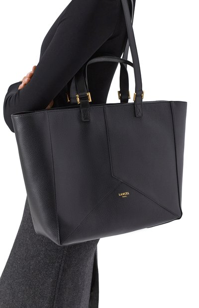 Сумка-тоут enveloppe medium LANCEL черного цвета по цене 88650 руб., арт. A14021, фото 2 Сумка-тоут enveloppe medium LANCEL, арт. A14021, фото 2