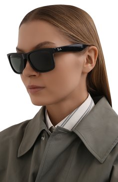 Женские солнцезащитные очки RAY-BAN черного цвета, арт. 4165-601/71 | Фото 2 (Кросс-КТ: С/з-унисекс; Региональные ограничения белый список (Axapta Mercury): RU; Тип очков: С/з; Оптика Гендер: оптика-унисекс; Очки форма: Прямоугольные)