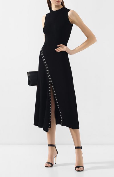 Платье из вискозы ALEXANDER MCQUEEN черного цвета по цене 299500 руб., арт. 571642/Q1WVJ, фото 2 Платье из вискозы ALEXANDER MCQUEEN, арт. 571642/Q1WVJ, фото 2