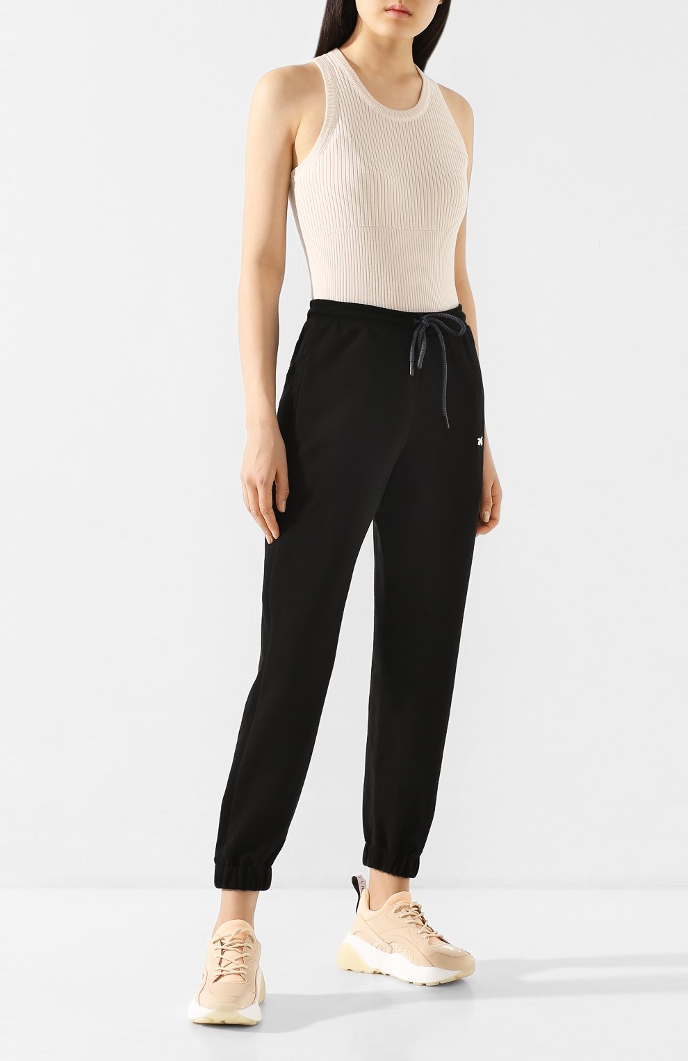 Джоггеры reebok x victoria beckham REEBOK черного цвета по цене 19450 руб., арт. FS6011, фото 2 Джоггеры reebok x victoria beckham REEBOK, арт. FS6011, фото 2