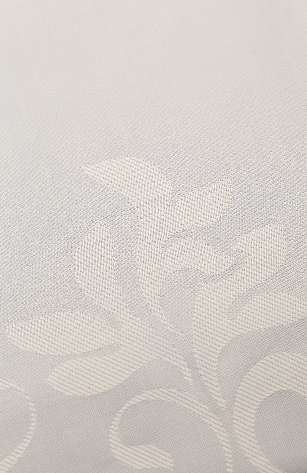 Наволочка medallion heart yd FRETTE светло-голубого цвета по цене 24400 руб., арт. FR6594 E0778 051C, фото 2 Наволочка medallion heart yd FRETTE, арт. FR6594 E0778 051C, фото 2