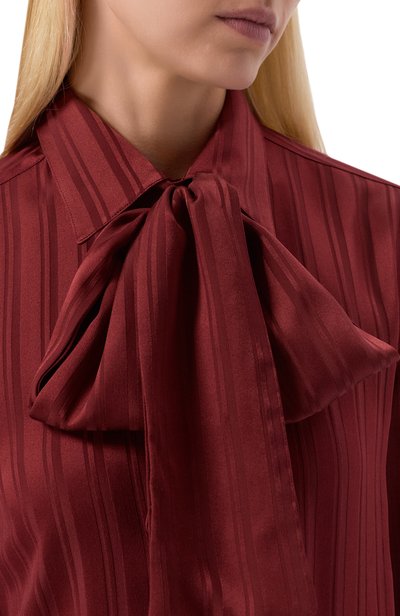 Шелковая блузка SAINT LAURENT бордового цвета по цене 338000 руб., арт. 838125/Y142U, фото 5 Шелковая блузка SAINT LAURENT, арт. 838125/Y142U, фото 5
