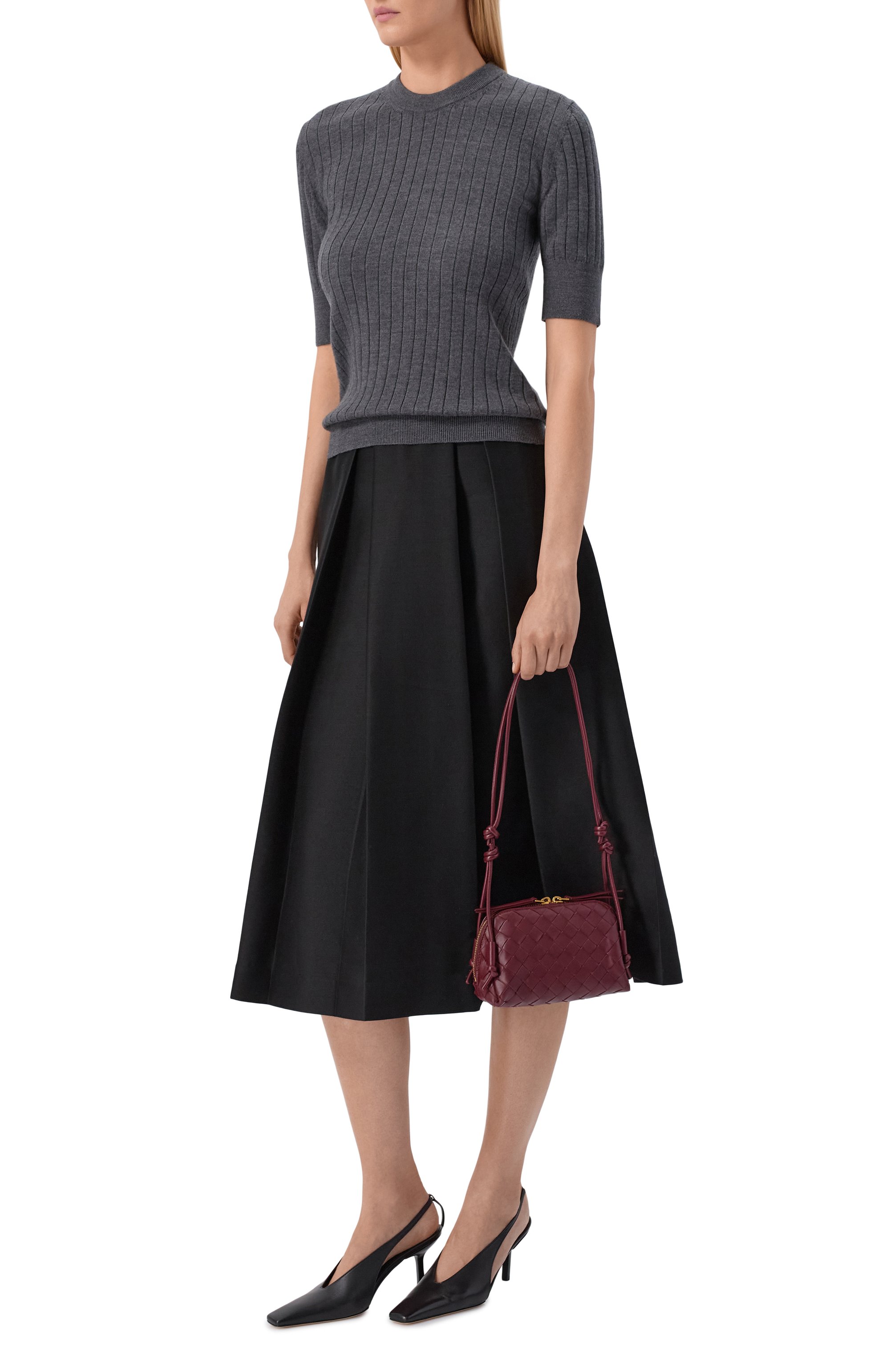 Шерстяной пуловер BOTTEGA VENETA серого цвета по цене 146500 руб., арт. 835467/V5L70, фото 2 Шерстяной пуловер BOTTEGA VENETA, арт. 835467/V5L70, фото 2