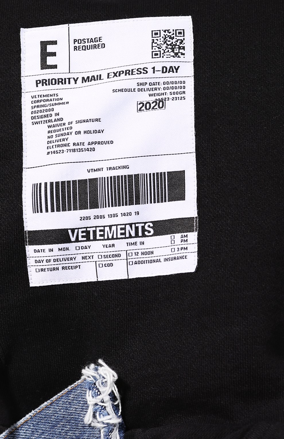 Джинсовая куртка VETEMENTS синего цвета по цене 113000 руб., арт. SS20JA109 2801/W/BLUE, фото 5 Джинсовая куртка VETEMENTS, арт. SS20JA109 2801/W/BLUE, фото 5