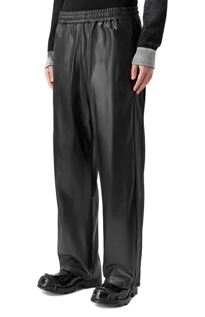 Брюки из экокожи DIESEL черного цвета по цене 36450 руб., арт. A21970/0PGBX, фото 3 Брюки из экокожи DIESEL, арт. A21970/0PGBX, фото 3