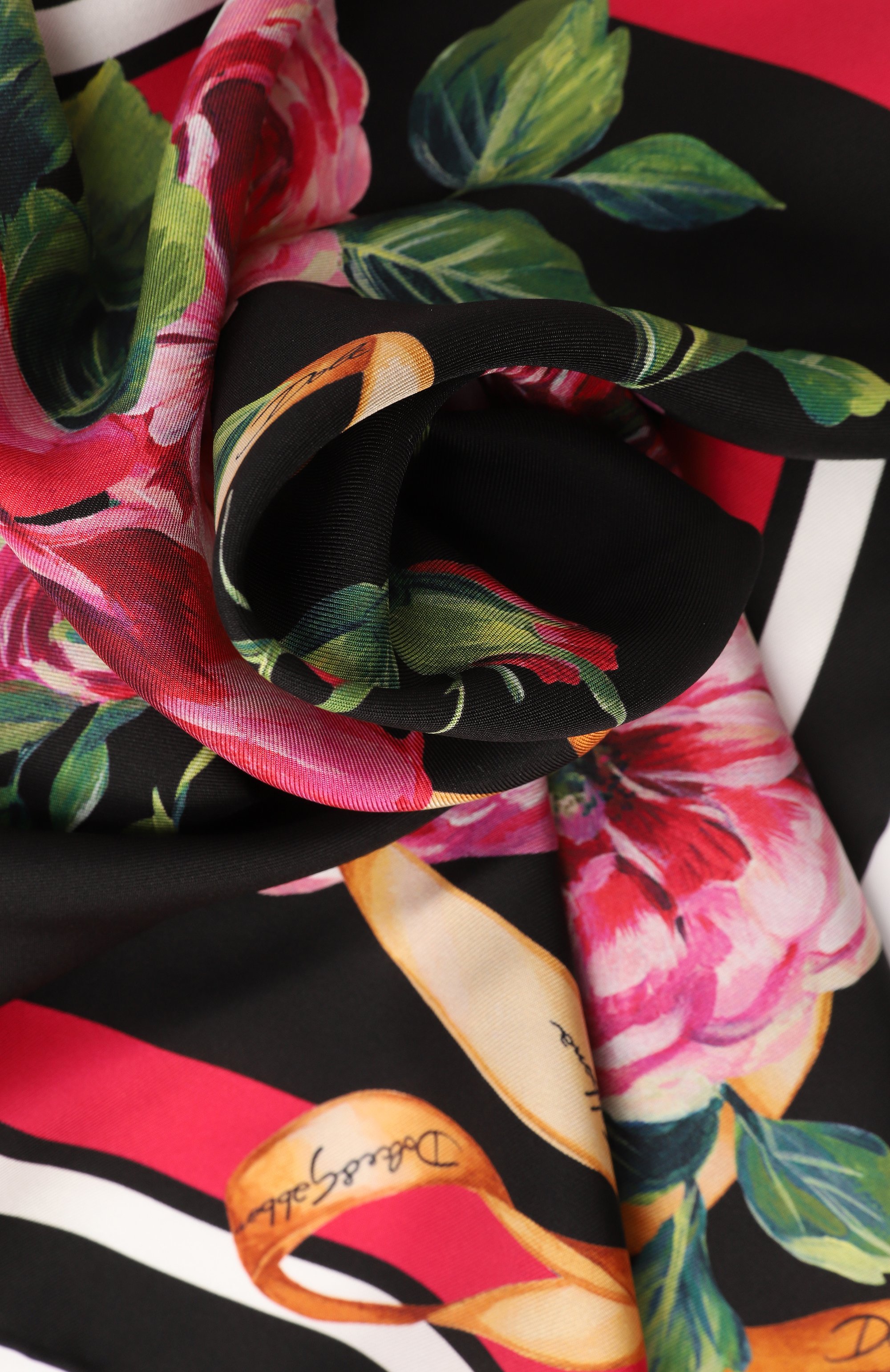 Шелковый платок DOLCE & GABBANA разноцветного цвета по цене 34350 руб., арт. FN093R/GDCUJ, фото 4 Шелковый платок DOLCE & GABBANA, арт. FN093R/GDCUJ, фото 4