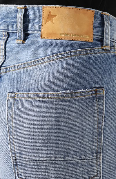 Джинсы GOLDEN GOOSE DELUXE BRAND голубого цвета по цене 42650 руб., арт. G35WP014.A2, фото 5 Джинсы GOLDEN GOOSE DELUXE BRAND, арт. G35WP014.A2, фото 5