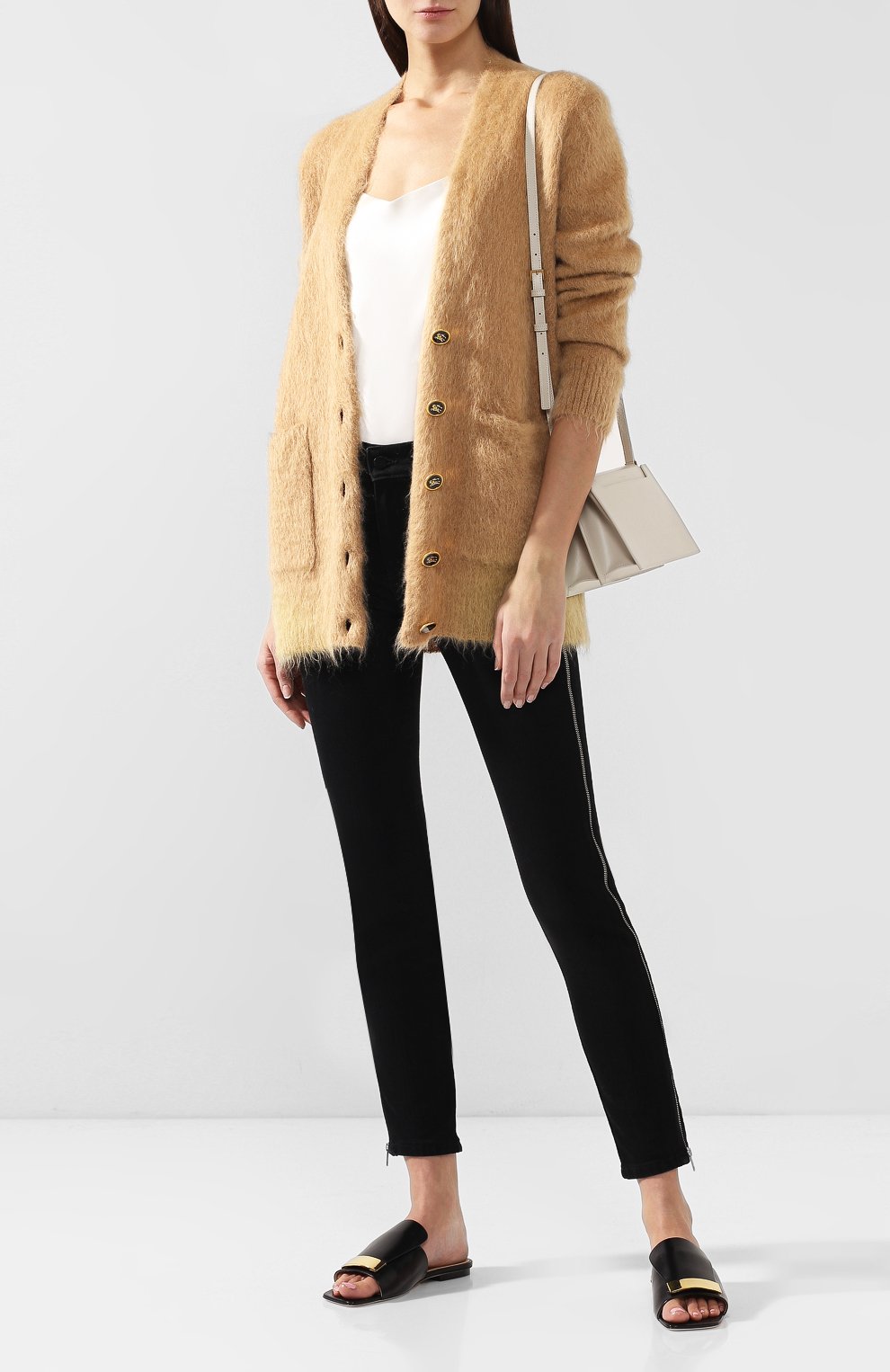 Кардиган с карманами BURBERRY светло-бежевого цвета по цене 170500 руб., арт. 8004756, фото 2 Кардиган с карманами BURBERRY, арт. 8004756, фото 2