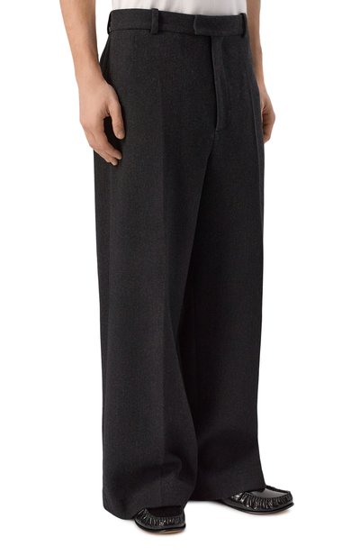 Шерстяные брюки JACQUEMUS темно-серого цвета по цене 99500 руб., арт. 26HPAM00584/AW00863, фото 3 Шерстяные брюки JACQUEMUS, арт. 26HPAM00584/AW00863, фото 3