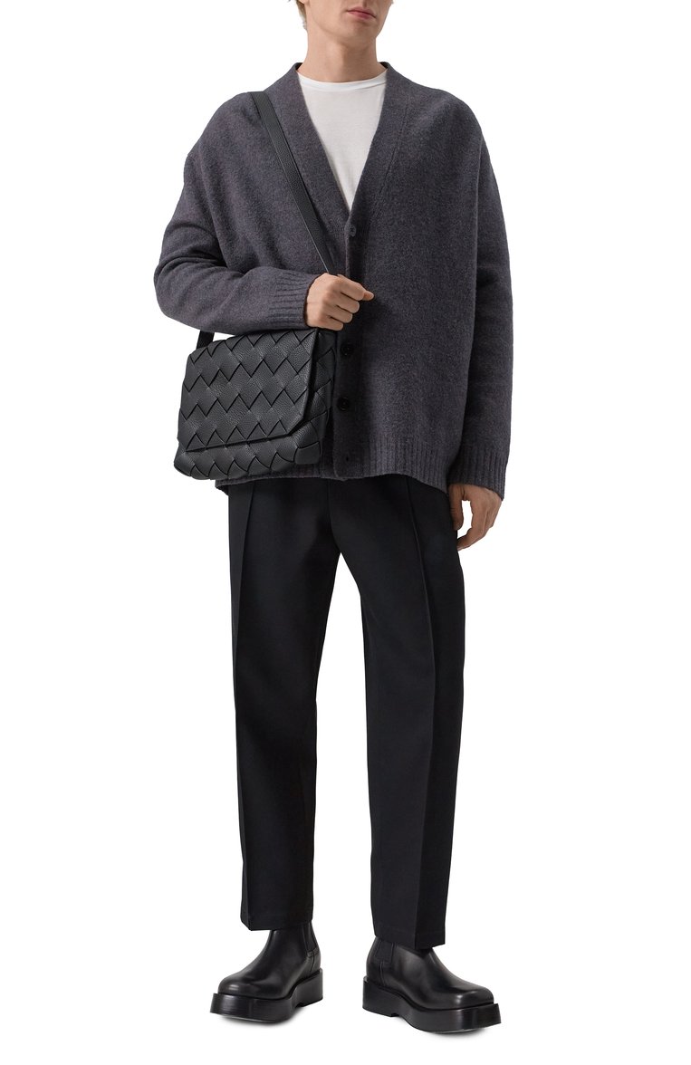 Мужская сумка diago large BOTTEGA VENETA черного цвета, арт. 815796/V4FV1 | Фото 7 (Ремень/цепочка: На ремешке; Материал: Натуральная кожа; Драгоценные камни: Проставлено; Размер: medium; Материал сплава: Проставлено)