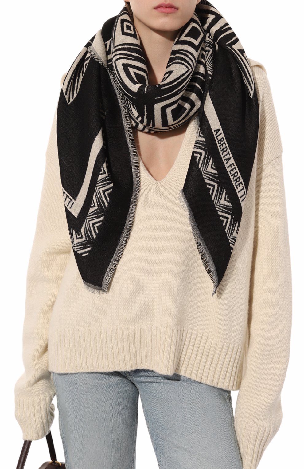 Платок ALBERTA FERRETTI черно-белого цвета по цене 48650 руб., арт. 222U/A3311/6669, фото 2 Платок ALBERTA FERRETTI, арт. 222U/A3311/6669, фото 2