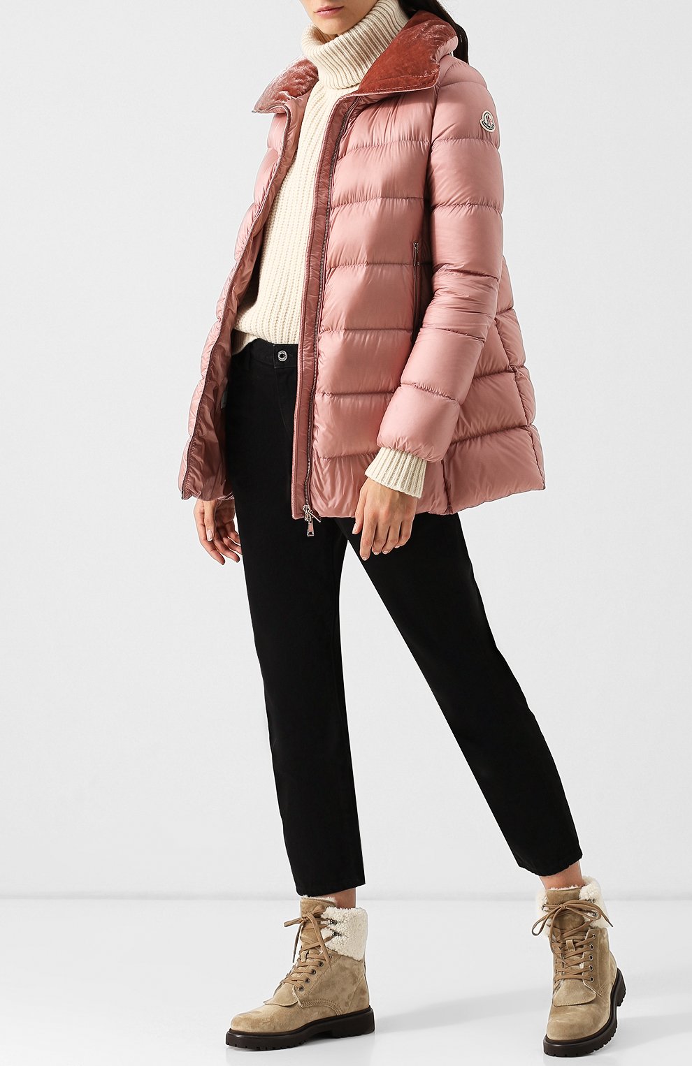 Пуховик MONCLER розового цвета по цене 99500 руб., арт. D2-093-46379-49-53048, фото 2 Пуховик MONCLER, арт. D2-093-46379-49-53048, фото 2