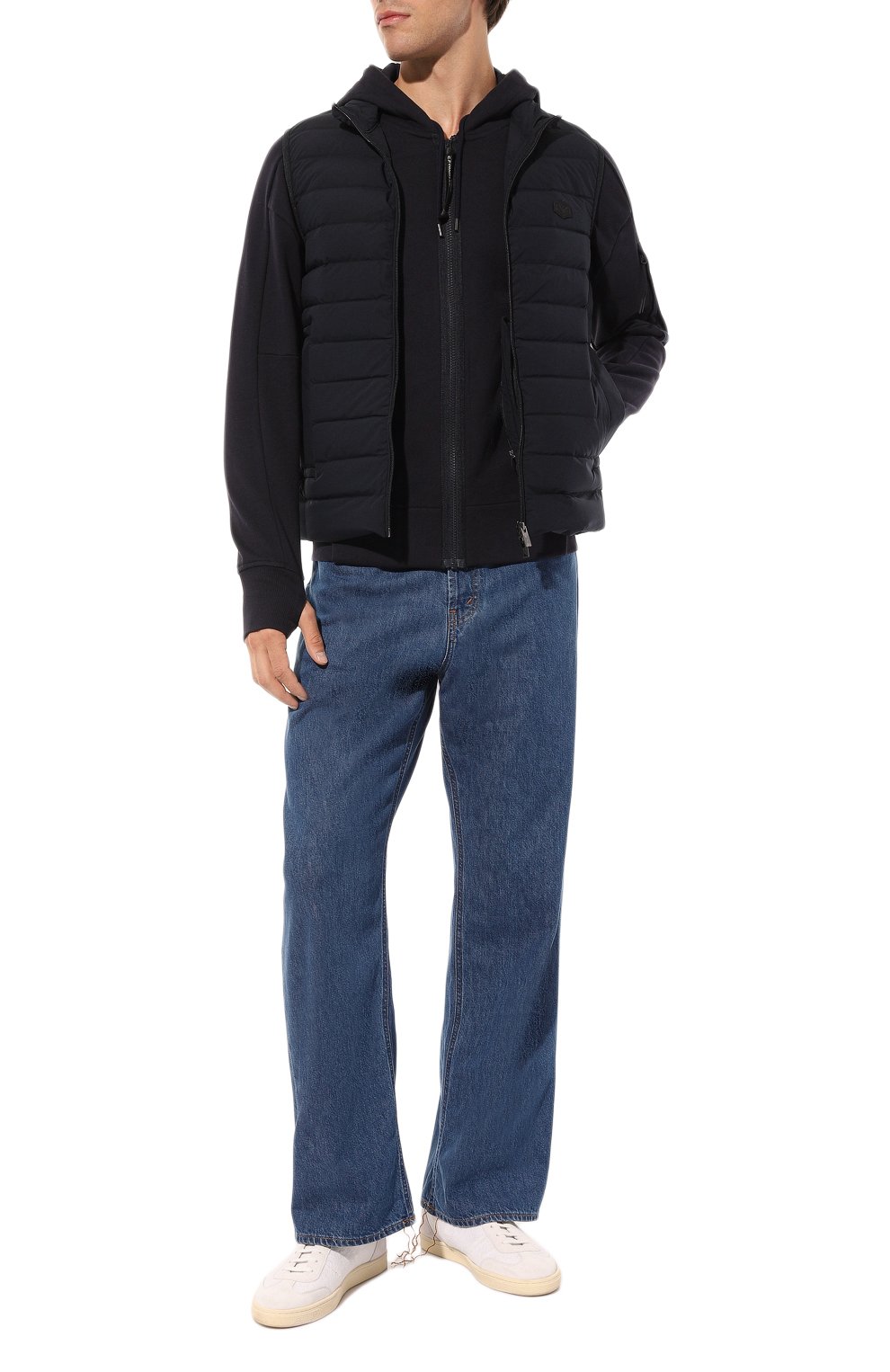 Пуховый жилет EMPORIO ARMANI синего цвета по цене 36000 руб., арт. 8N1BQ1/1NLRZ, фото 2 Пуховый жилет EMPORIO ARMANI, арт. 8N1BQ1/1NLRZ, фото 2