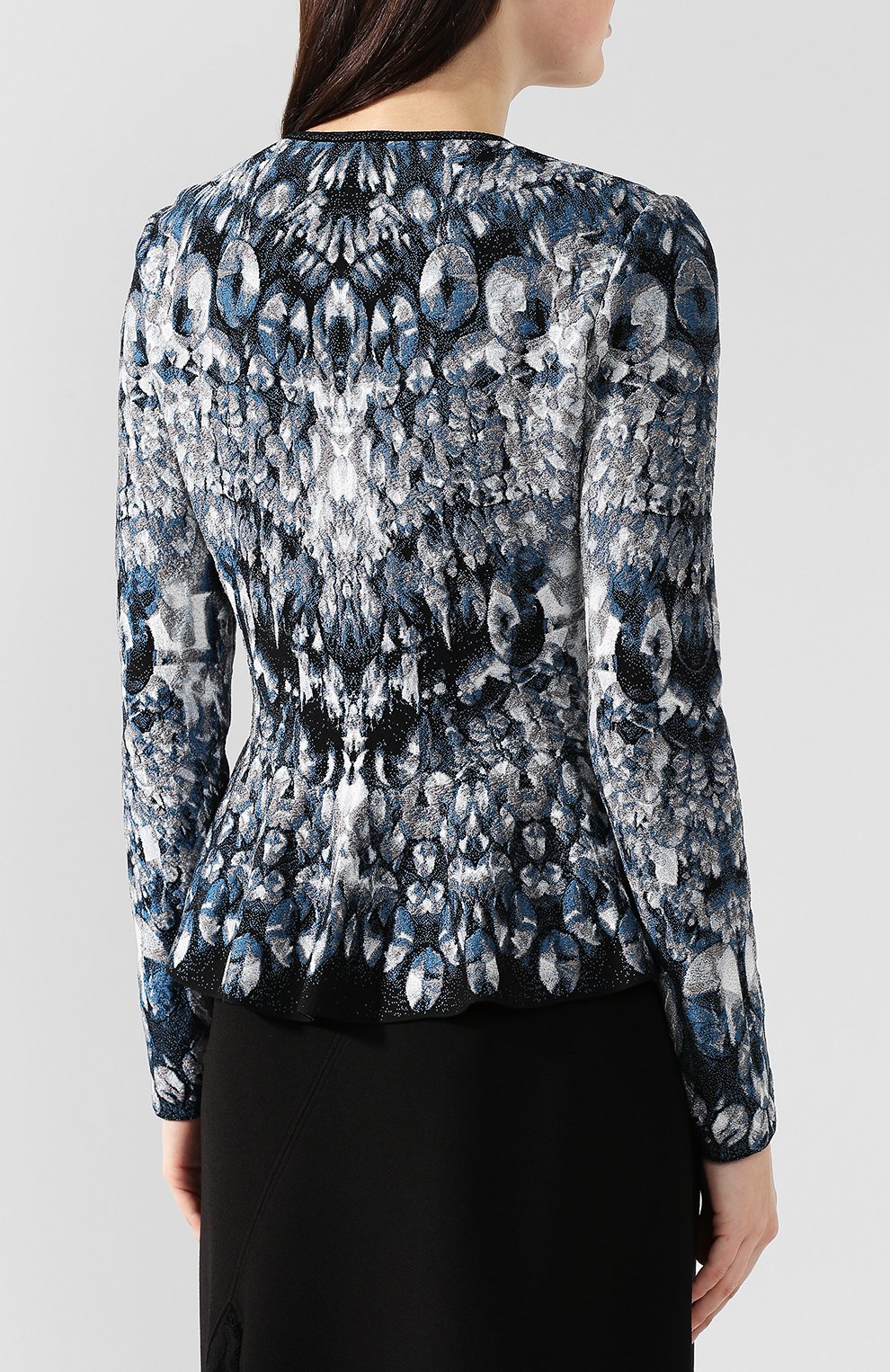 Кардиган из смеси шелка и вискозы ALEXANDER MCQUEEN синего цвета по цене 227500 руб., арт. 585246/Q1AG2, фото 4 Кардиган из смеси шелка и вискозы ALEXANDER MCQUEEN, арт. 585246/Q1AG2, фото 4