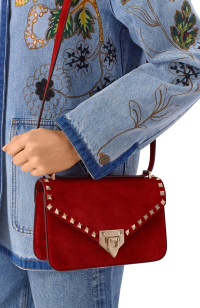 Сумка rockstud small VALENTINO красного цвета по цене 193000 руб., арт. 9W2B0T76/KQQ, фото 2 Сумка rockstud small VALENTINO, арт. 9W2B0T76/KQQ, фото 2