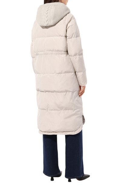 Пуховик LORENA ANTONIAZZI кремового цвета по цене 153000 руб., арт. I2232PI23B/3266, фото 4 Пуховик LORENA ANTONIAZZI, арт. I2232PI23B/3266, фото 4