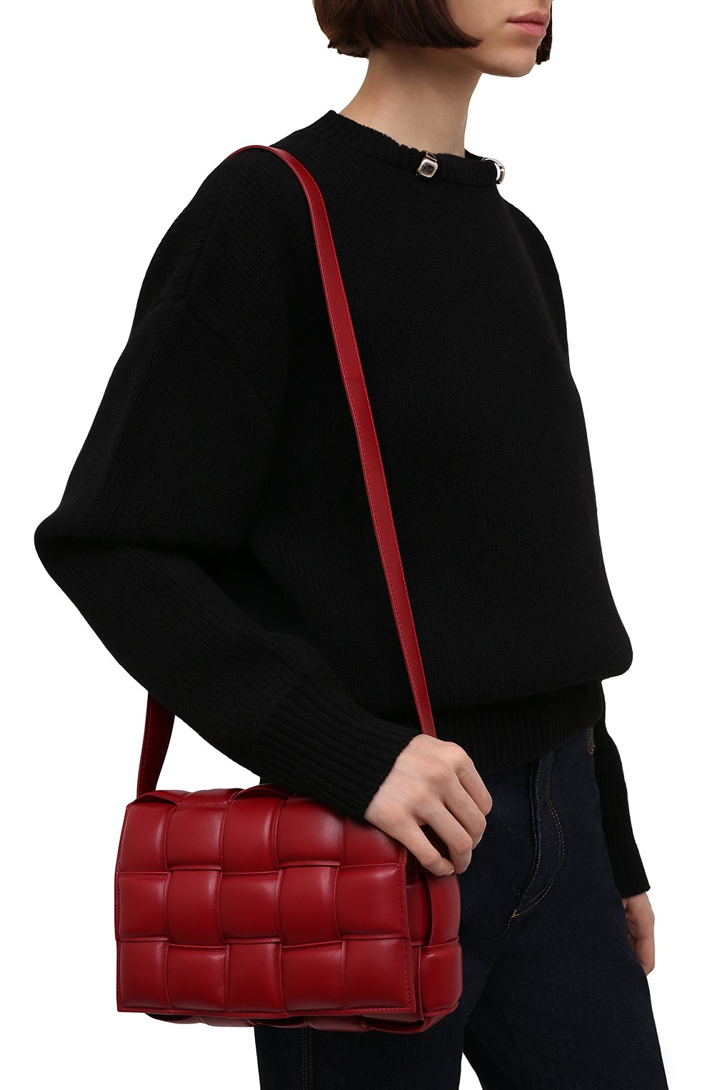 Сумка padded cassette BOTTEGA VENETA красного цвета по цене 523000 руб., арт. 591970/VCQR1, фото 2 Сумка padded cassette BOTTEGA VENETA, арт. 591970/VCQR1, фото 2