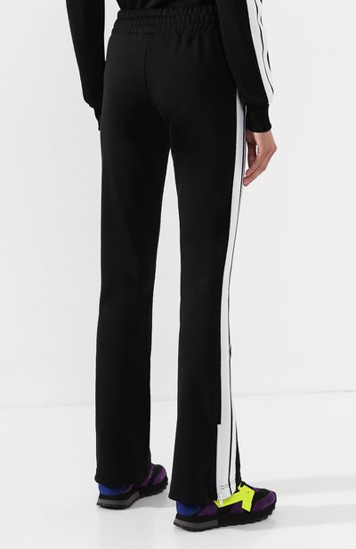 Брюки с лампасами PALM ANGELS черно-белого цвета по цене 36050 руб., арт. PWCA007E193840021001, фото 4 Брюки с лампасами PALM ANGELS, арт. PWCA007E193840021001, фото 4