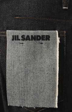 Женские джинсы JIL SANDER темно-синего цвета, арт. J04KA0105/J45041/U | Фото 5 (Кросс-КТ: Деним; Длина (брюки, джинсы): Стандартные; Силуэт Ж (брюки и джинсы): Прямые; Материал сплава: Проставлено; Материал внешний: Хлопок, Деним; Драгоценные камни: Проставлено; Стили: Кэжуэл)