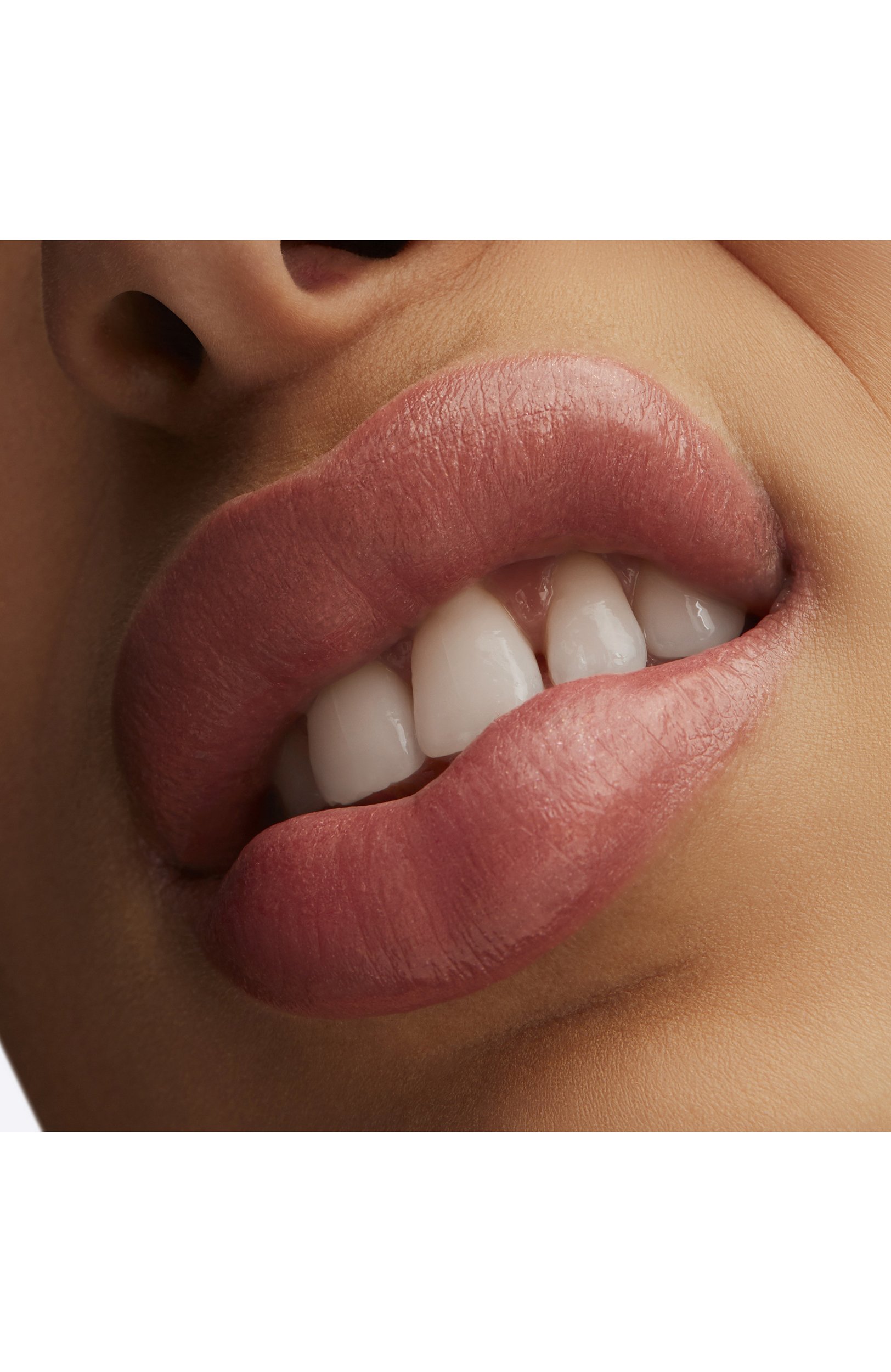 Губная помада lustreglass sheer-shine lipstick, оттенок thanks, it's m.a.c! (3,5g) MAC цвета по цене 3390 руб., арт. SB48-31, фото 3 Губная помада lustreglass sheer-shine lipstick, оттенок thanks, it's m.a.c! (3,5g) MAC, арт. SB48-31, фото 3