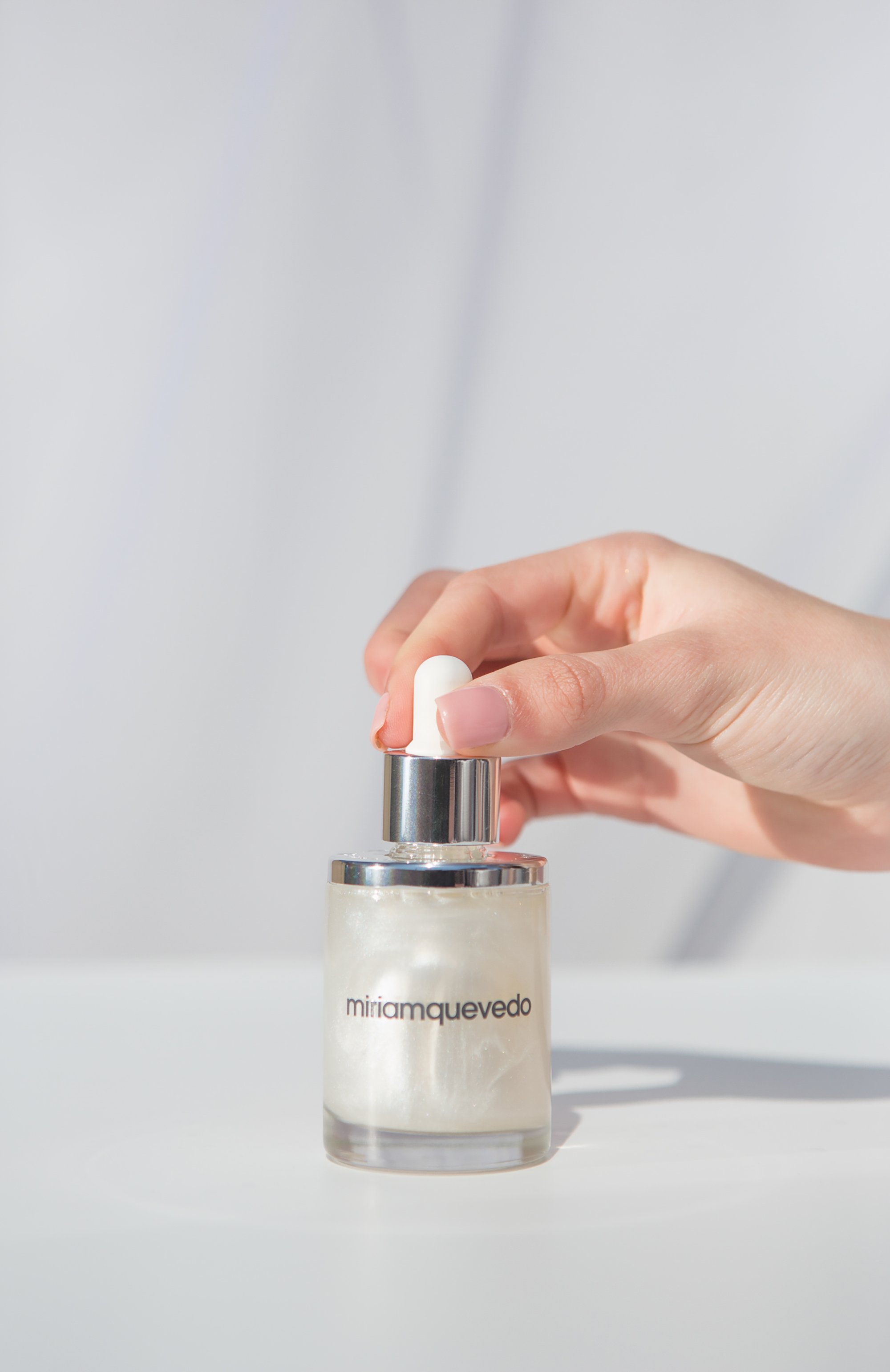 Увлажняющее масло для волос с экстрактом белой икры (50ml) MIRIAMQUEVEDO, арт. 3980, фото 2