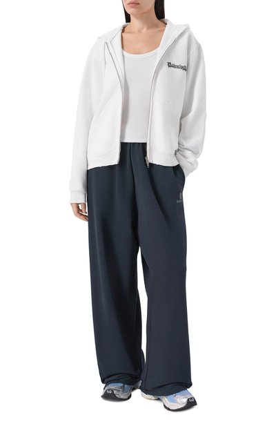 Хлопковая толстовка BALENCIAGA белого цвета по цене 185000 руб., арт. 851236/TUVD9, фото 2 Хлопковая толстовка BALENCIAGA, арт. 851236/TUVD9, фото 2
