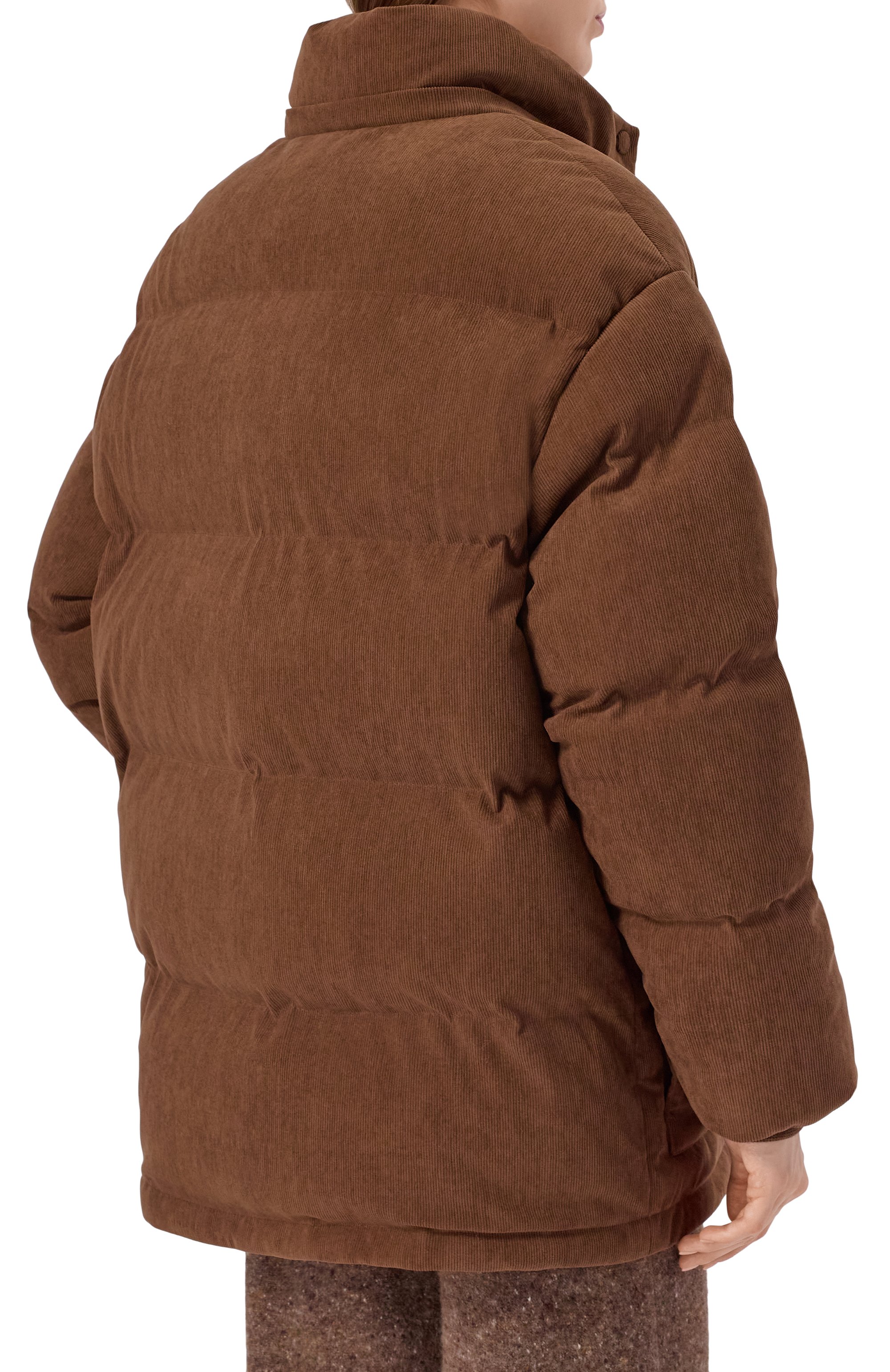 Вельветовый пуховик ADDICTED коричневого цвета по цене 108500 руб., арт. MD224-1, фото 6 Вельветовый пуховик ADDICTED, арт. MD224-1, фото 6