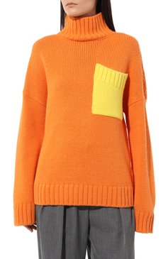 Женский свитер JW ANDERSON оранжевого цвета, арт. KW0508 YN0144 | Фото 3 (Женское Кросс-КТ: Свитер-одежда; Материал внешний: Шерсть, Синтетический материал; Рукава: Длинные; Длина (для топов): Стандартные; Материал сплава: Проставлено; Драгоценные камни: Проставлено; Стили: Кэжуэл)