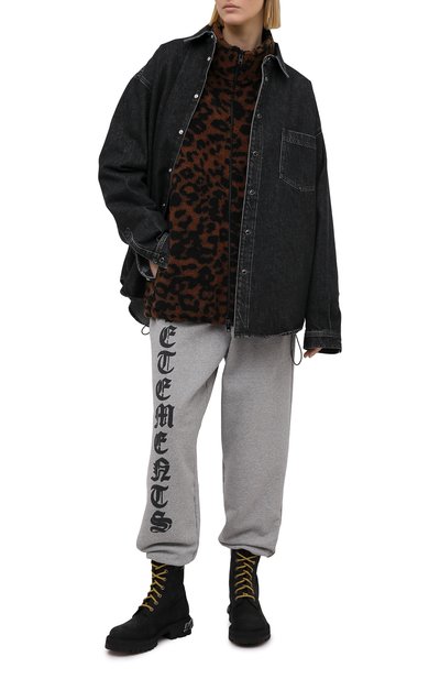 Куртка VETEMENTS леопардового цвета по цене 76350 руб., арт. UE51JA200L 1303/W, фото 2 Куртка VETEMENTS, арт. UE51JA200L 1303/W, фото 2