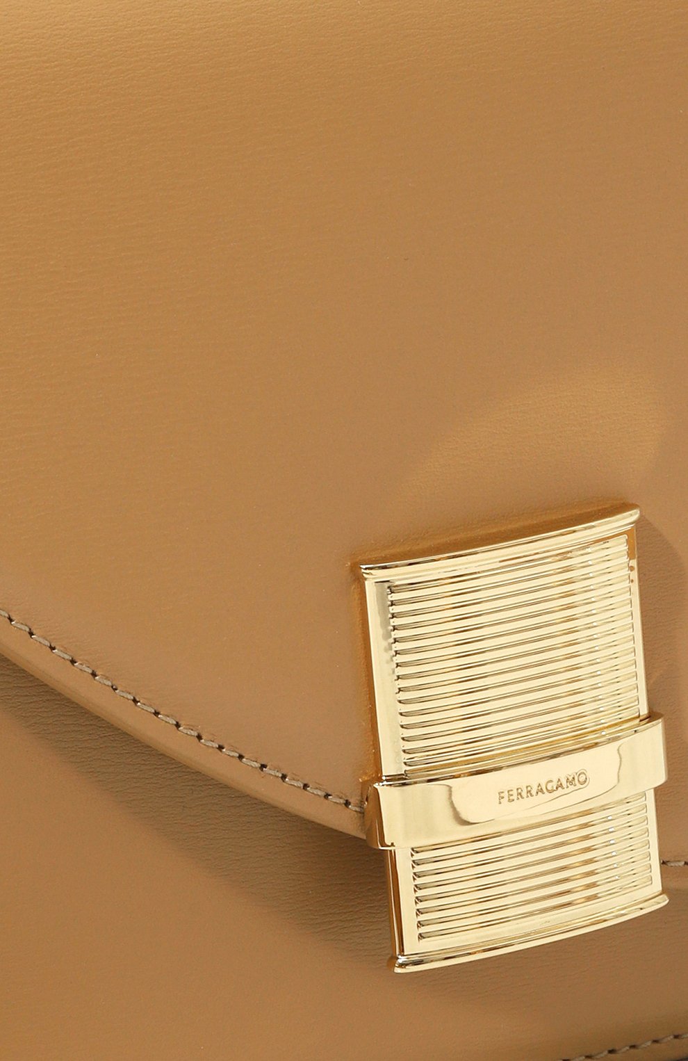 Сумка fiamma xs FERRAGAMO бежевого цвета по цене 261500 руб., арт. 215971/769388, фото 3 Сумка fiamma xs FERRAGAMO, арт. 215971/769388, фото 3