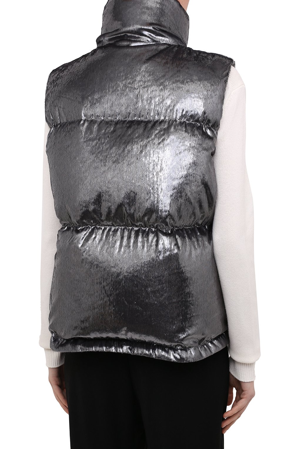 Пуховый жилет MONCLER серебряного цвета по цене 89950 руб., арт. F2-093-1A551-00-54ANX, фото 4 Пуховый жилет MONCLER, арт. F2-093-1A551-00-54ANX, фото 4