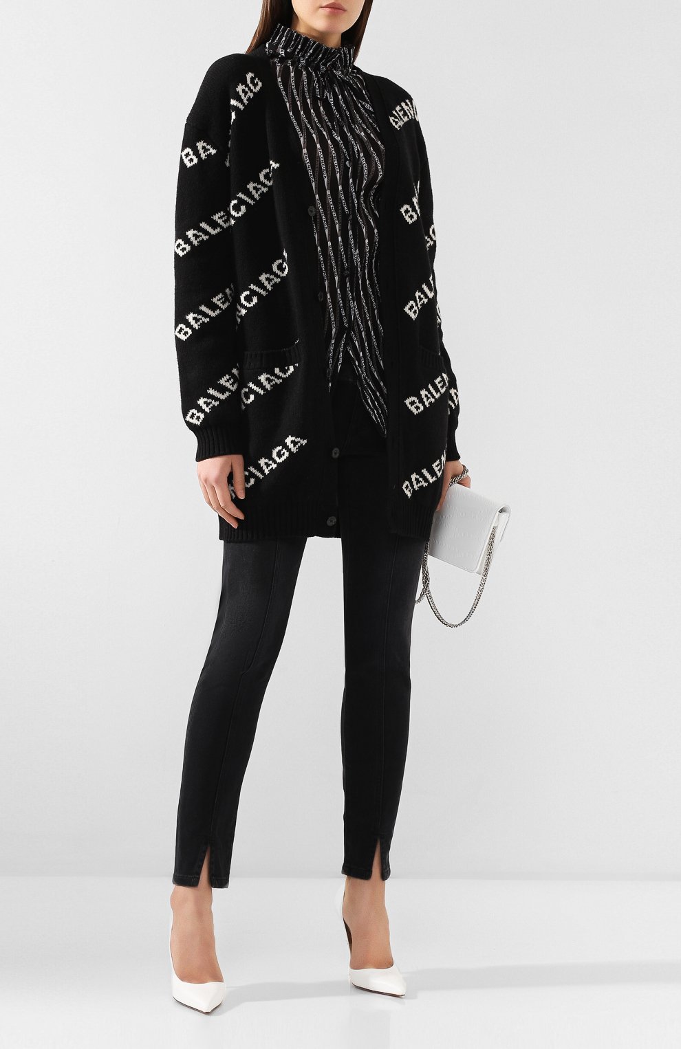 Шерстяной кардиган BALENCIAGA черно-белого цвета по цене 81900 руб., арт. 555275/T1471, фото 2 Шерстяной кардиган BALENCIAGA, арт. 555275/T1471, фото 2