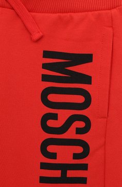 Детские хлопковые шорты MOSCHINO красного цвета, арт. HNQ007/LDA27/4A-8A | Фото 3 (Случай: Повседневный; Материал сплава: Проставлено; Нос: Не проставлено; Материал внешний: Хлопок)