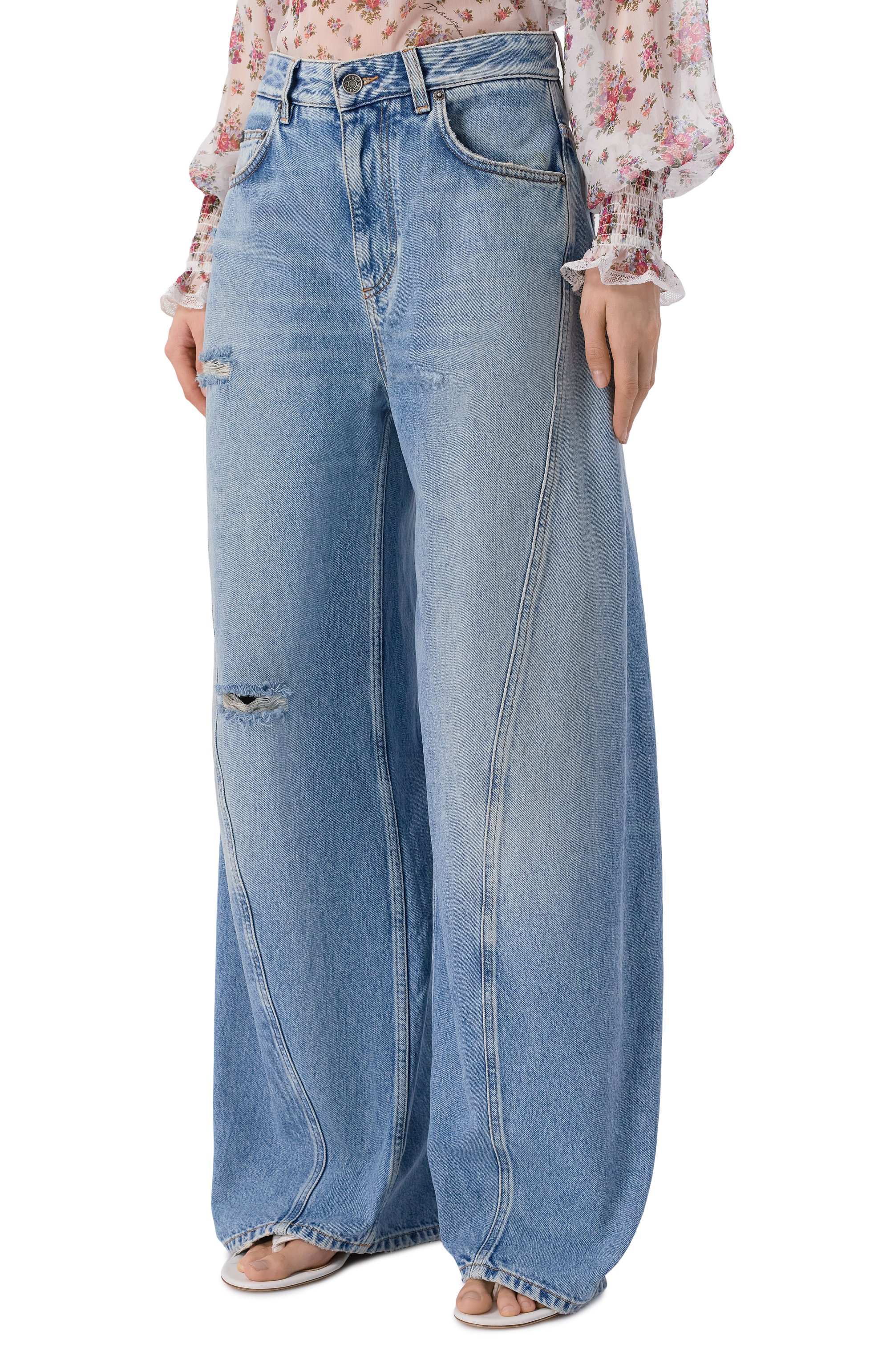 Джинсы DOLCE & GABBANA голубого цвета по цене 131500 руб., арт. FTDHHD/G80R6, фото 3 Джинсы DOLCE & GABBANA, арт. FTDHHD/G80R6, фото 3