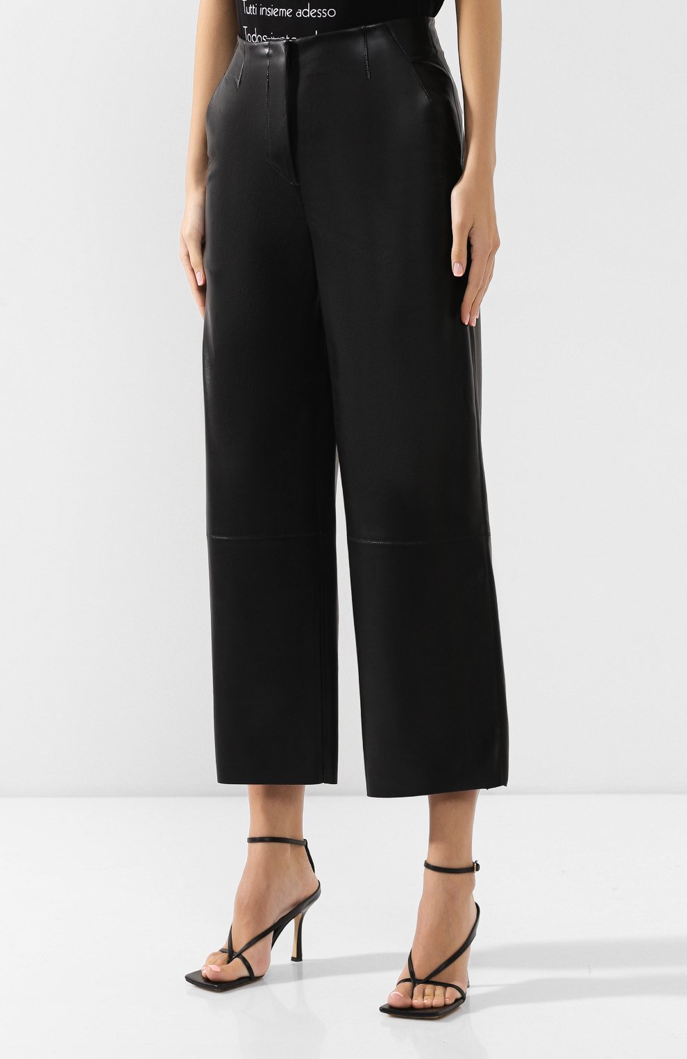Брюки NANUSHKA черного цвета по цене 44200 руб., арт. AFRICA_BLACK_VEGAN LEATHER, фото 3 Брюки NANUSHKA, арт. AFRICA_BLACK_VEGAN LEATHER, фото 3