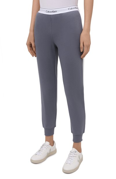 Хлопковые джоггеры CALVIN KLEIN серого цвета по цене 8795 руб., арт. QS6259E, фото 3 Хлопковые джоггеры CALVIN KLEIN, арт. QS6259E, фото 3