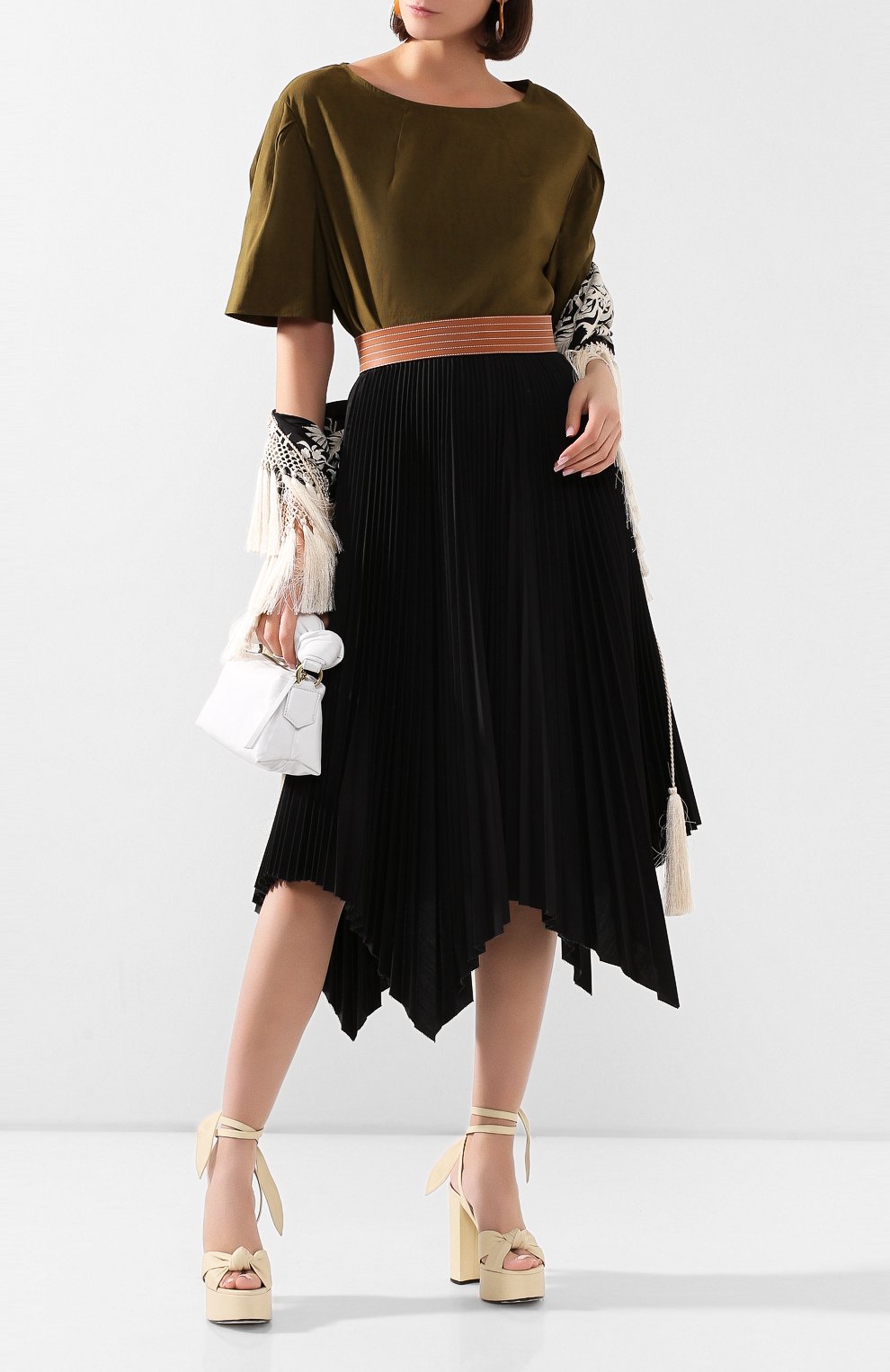 Топ из смеси льна и хлопка DRIES VAN NOTEN хаки цвета по цене 44350 руб., арт. 201-30786-9352, фото 2 Топ из смеси льна и хлопка DRIES VAN NOTEN, арт. 201-30786-9352, фото 2
